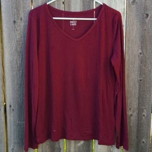Perfect V-Neck Tee by SO with Long Sleeves in Maroon